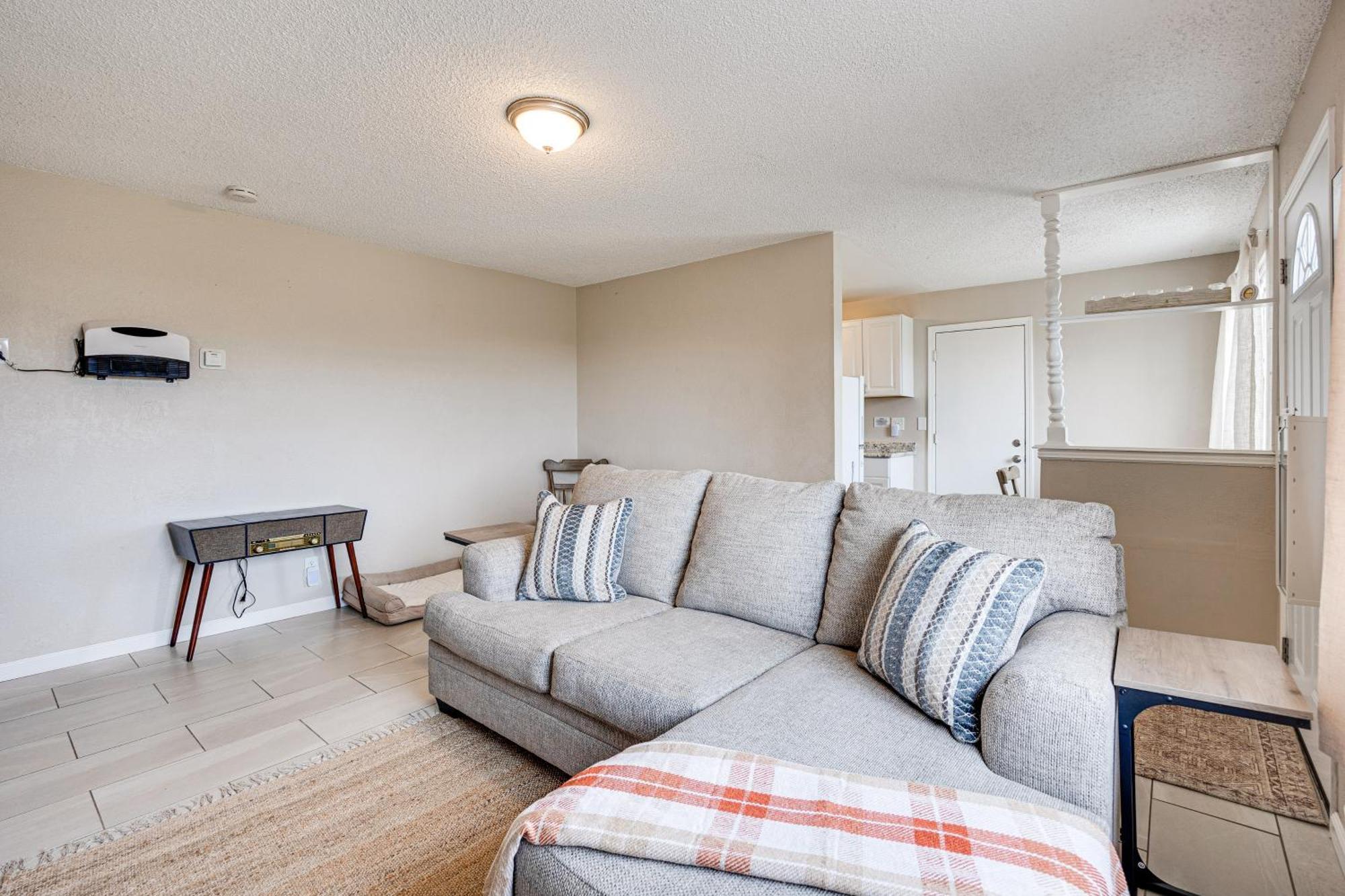 Convenient Joshua Tree Apartment - Walk To Town! Dış mekan fotoğraf
