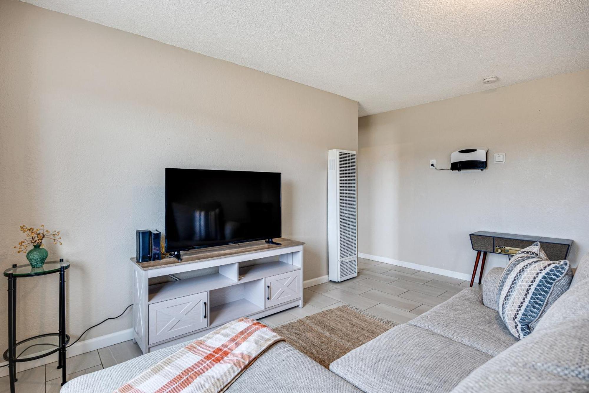 Convenient Joshua Tree Apartment - Walk To Town! Dış mekan fotoğraf