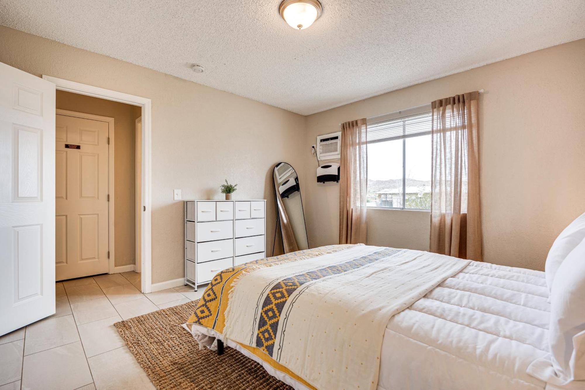 Convenient Joshua Tree Apartment - Walk To Town! Dış mekan fotoğraf