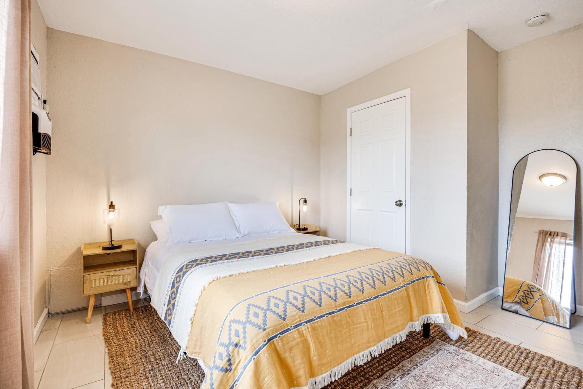 Convenient Joshua Tree Apartment - Walk To Town! Dış mekan fotoğraf